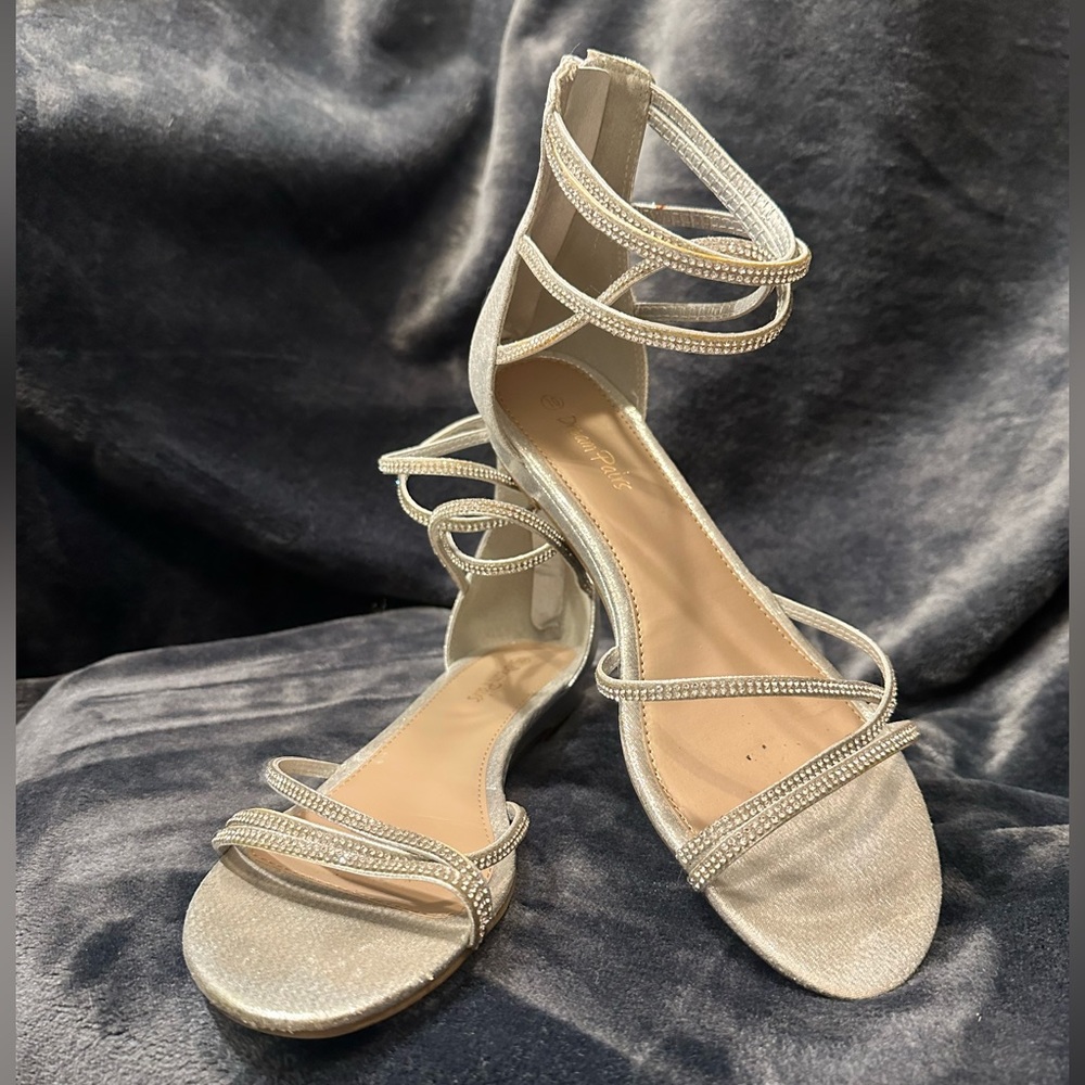 Dream Pairs Weitz Strappy Rhinestone Dress Sandal Size 10 BNIB